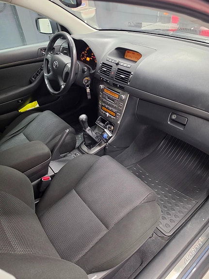 Toyota Avensis 18 of 21