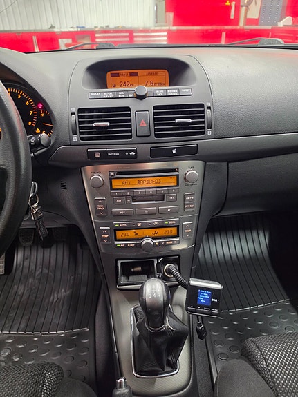 Toyota Avensis 16 of 21