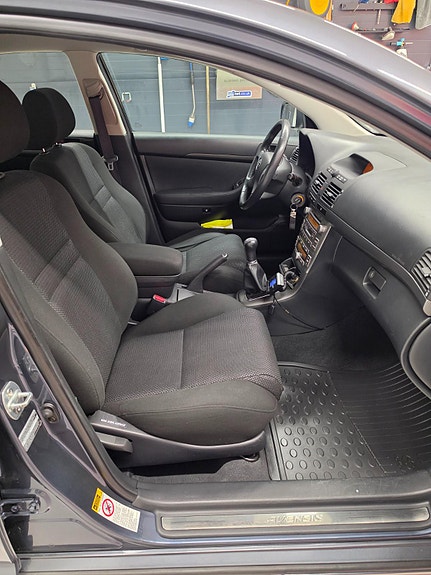 Toyota Avensis 17 of 21