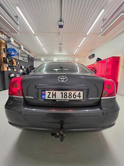 Toyota Avensis 4 of 21