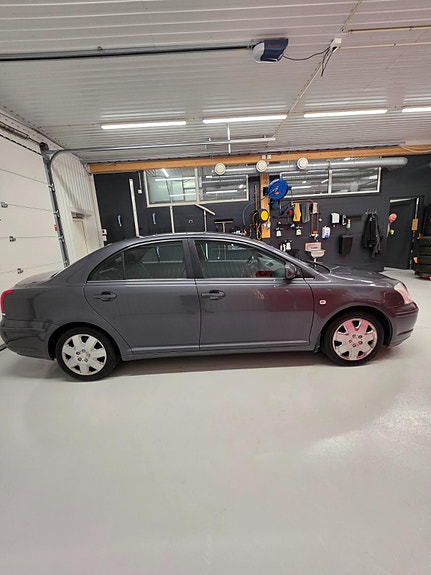 Toyota Avensis 7 of 21