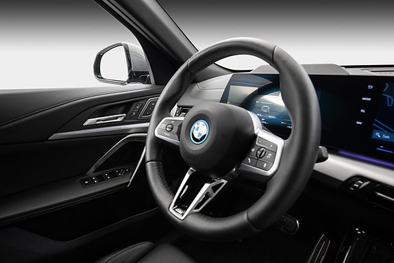 BMW iX2 18 of 30
