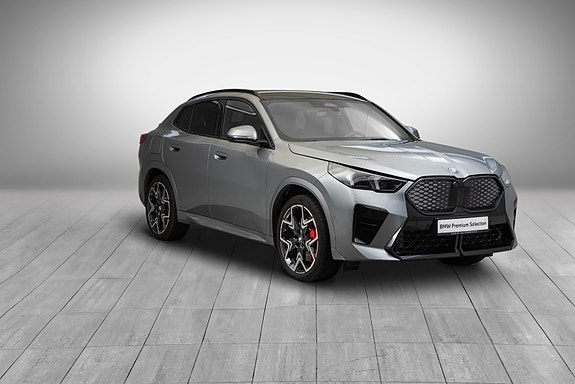 BMW iX2 7 of 30