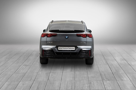 BMW iX2 4 of 30
