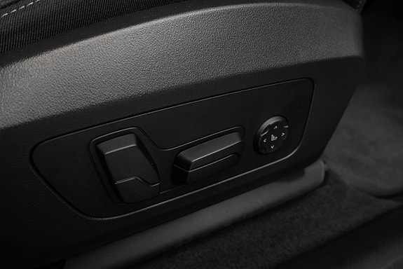 BMW iX2 20 of 30