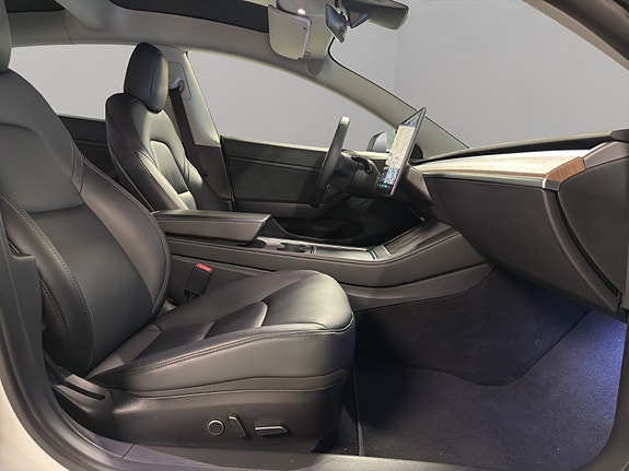 Tesla Model 3 10 of 12