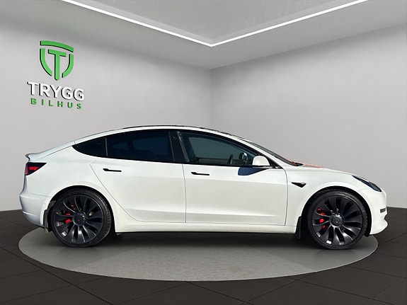 Tesla Model 3 6 of 12