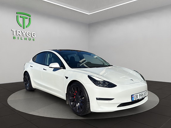 Tesla Model 3 7 of 12