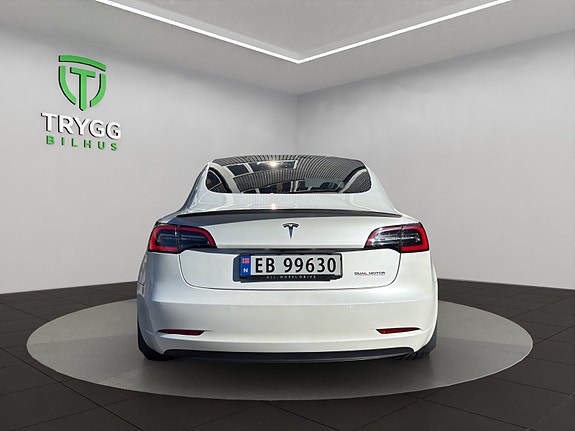 Tesla Model 3 4 of 12