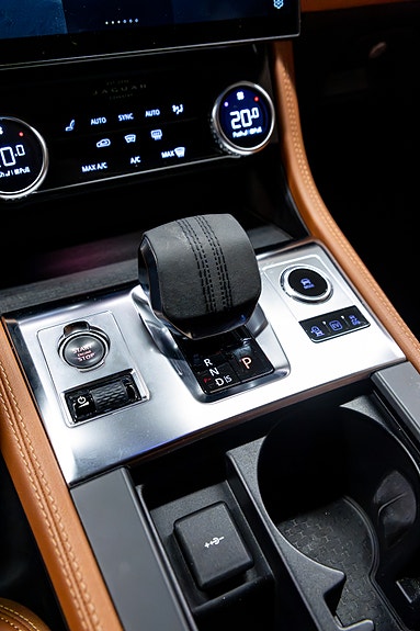 Jaguar F-PACE 24 of 30