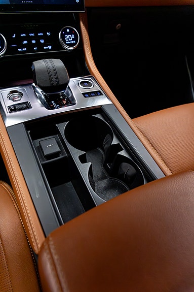 Jaguar F-PACE 23 of 30