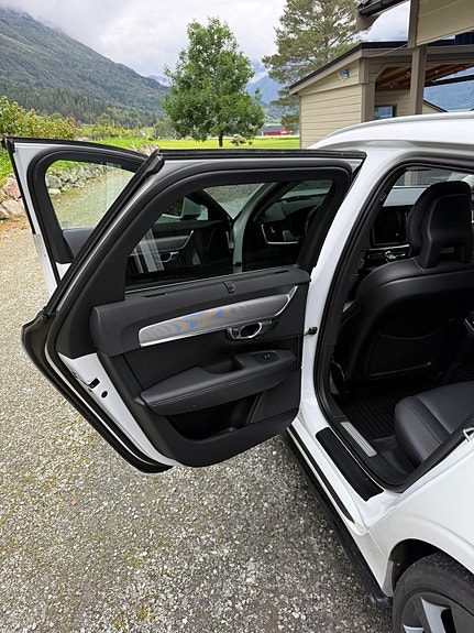 Volvo V90 21 of 30