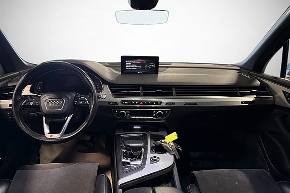 Audi Q7 18 of 30