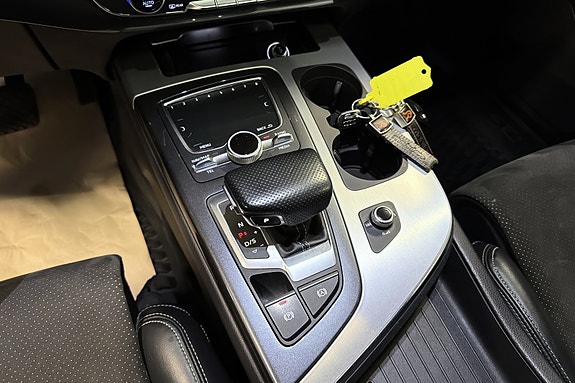 Audi Q7 30 of 30