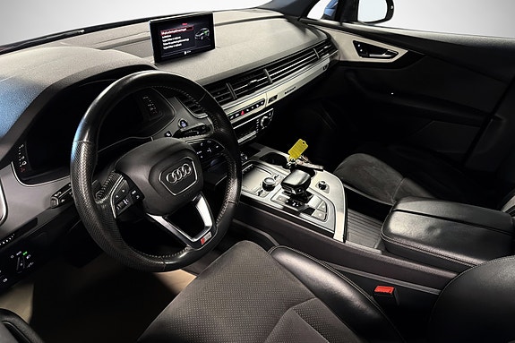 Audi Q7 13 of 30