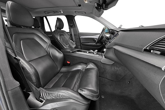 Volvo XC90 21 of 30