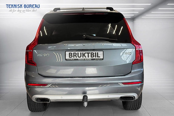 Volvo XC90 11 of 30