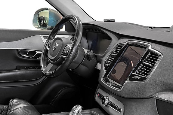 Volvo XC90 20 of 30