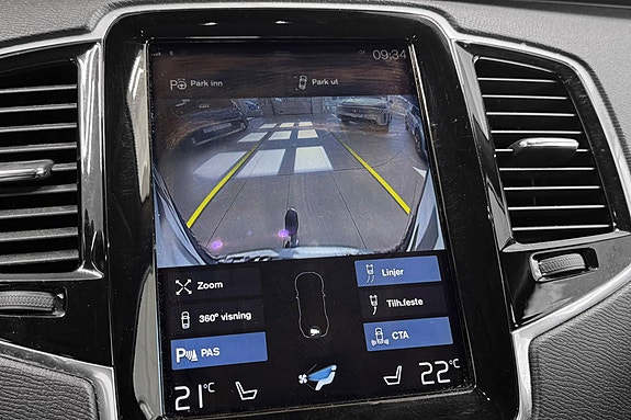 Volvo XC90 27 of 30