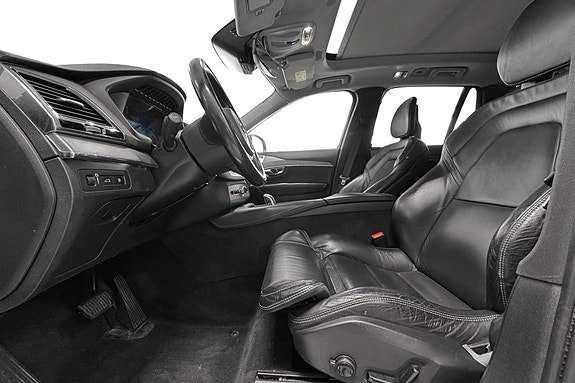 Volvo XC90 17 of 30