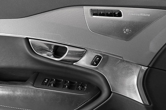 Volvo XC90 29 of 30