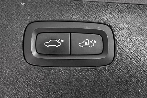 Volvo XC90 15 of 30