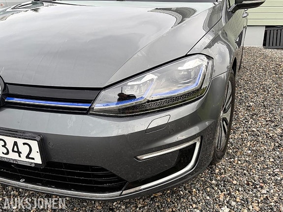 Volkswagen e-Golf VII 9 of 30