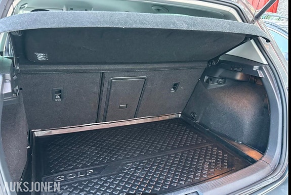 Volkswagen e-Golf VII 13 of 30