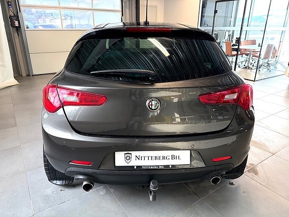 Alfa Romeo Giulietta 5 of 17