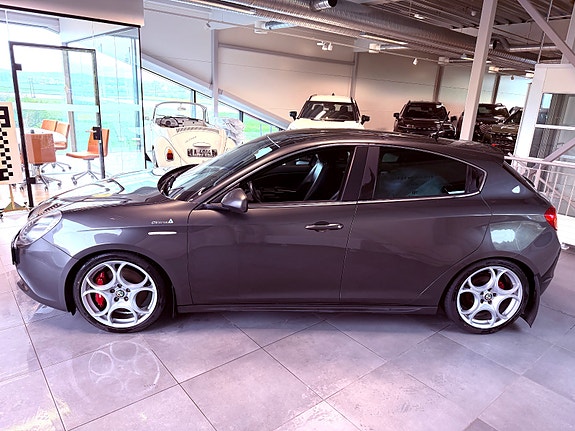 Alfa Romeo Giulietta 4 of 17