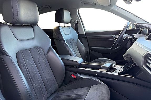 Audi e-tron Sportback 11 of 26