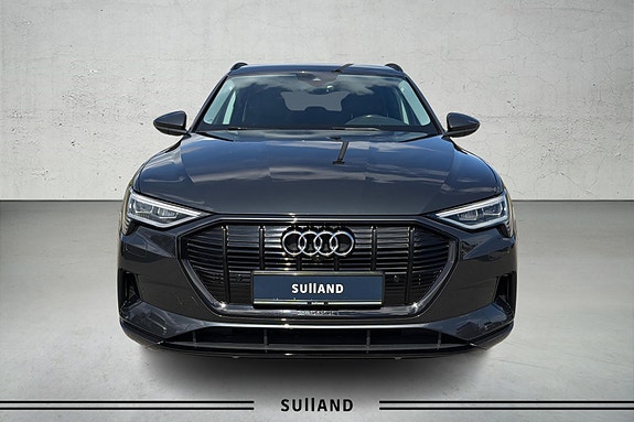 Audi e-tron Sportback 2 of 26