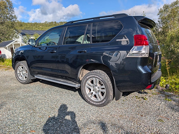 Toyota Land Cruiser 3 of 12