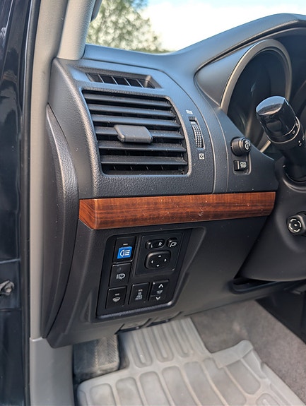 Toyota Land Cruiser 11 of 12