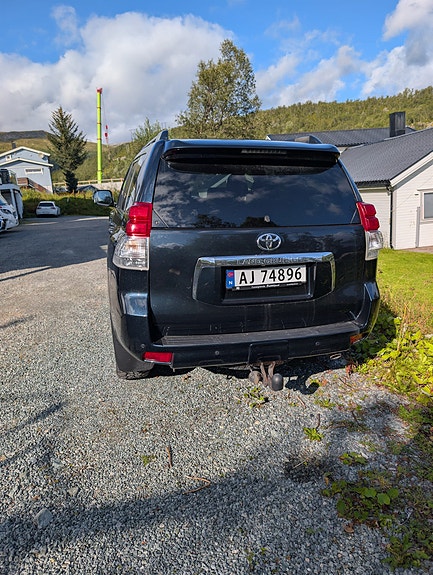 Toyota Land Cruiser 4 of 12