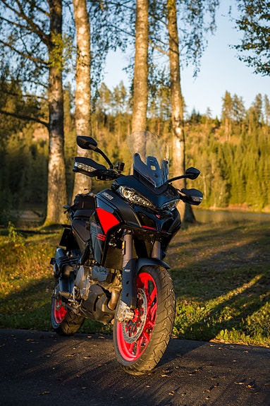 Ducati Multistrada V2S 2 of 4
