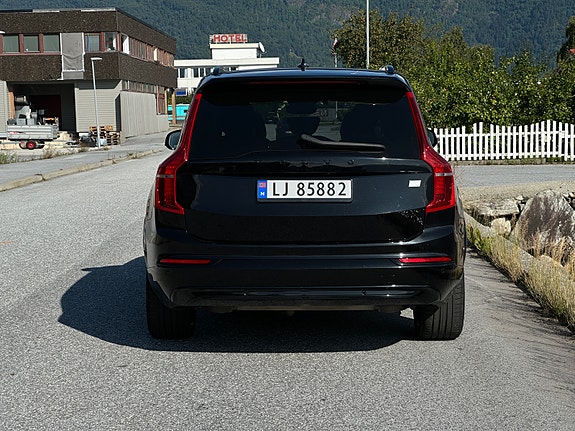 Volvo XC90 5 of 30