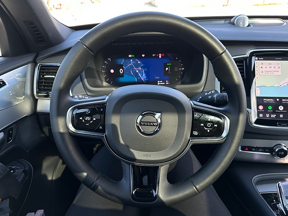 Volvo XC90 19 of 30