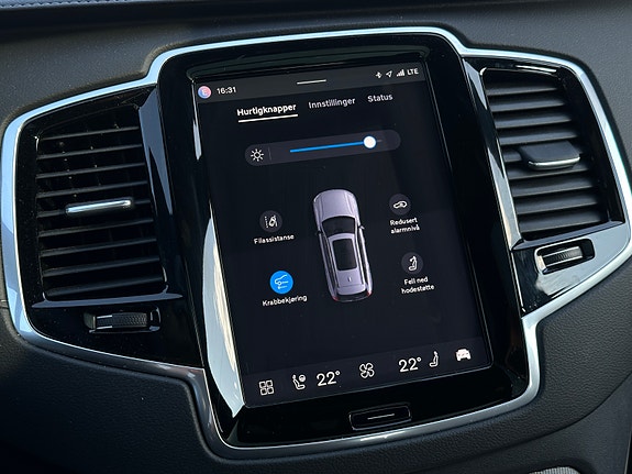 Volvo XC90 26 of 30