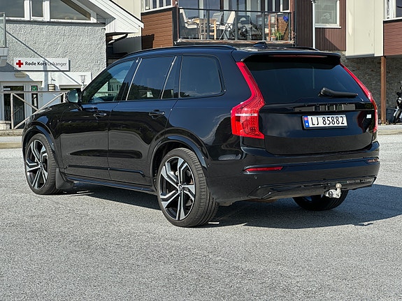 Volvo XC90 3 of 30