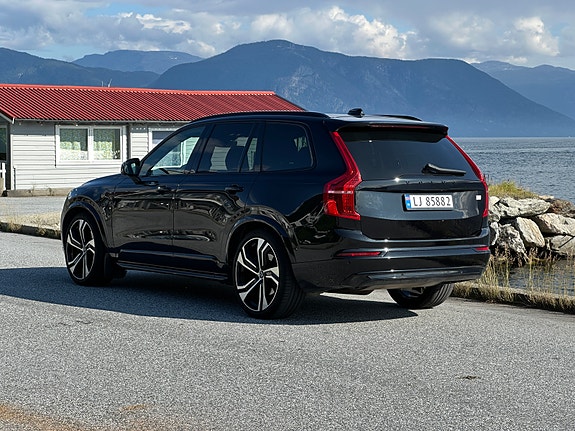 Volvo XC90 4 of 30