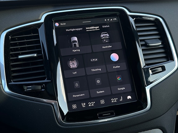 Volvo XC90 27 of 30