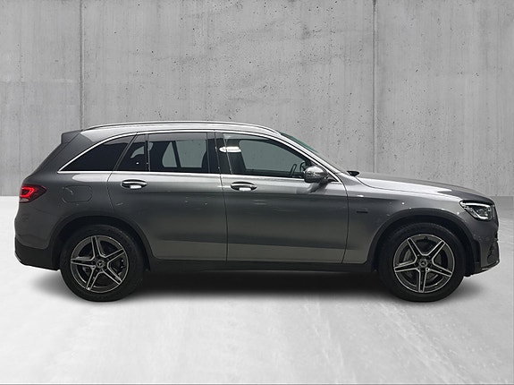 Mercedes-Benz GLC300 de 3 of 30