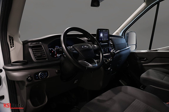 Ford Transit 13 of 30