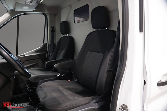 Ford Transit 17 of 30