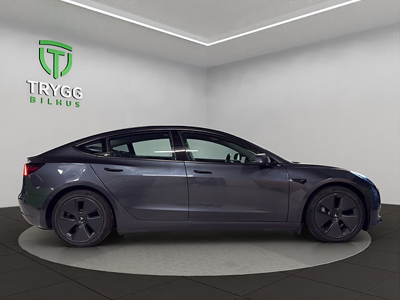 Tesla Model 3 6 of 13