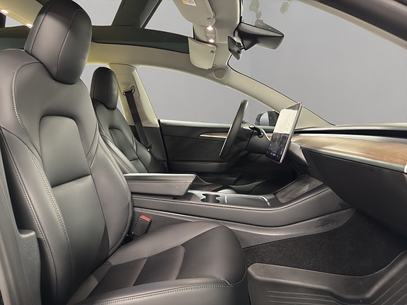 Tesla Model 3 10 of 13