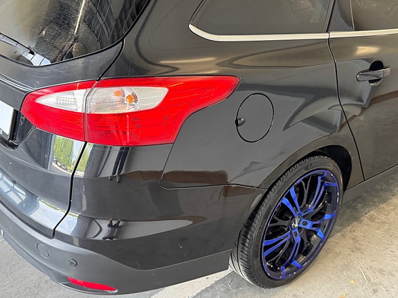 Ford Focus 12 of 30