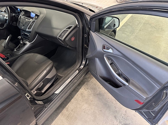 Ford Focus 22 of 30