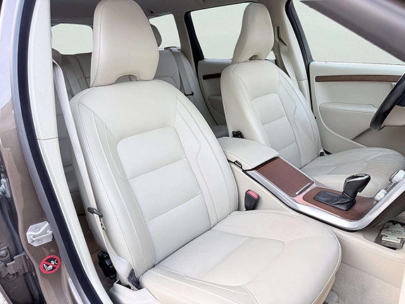 Volvo V70 18 of 30